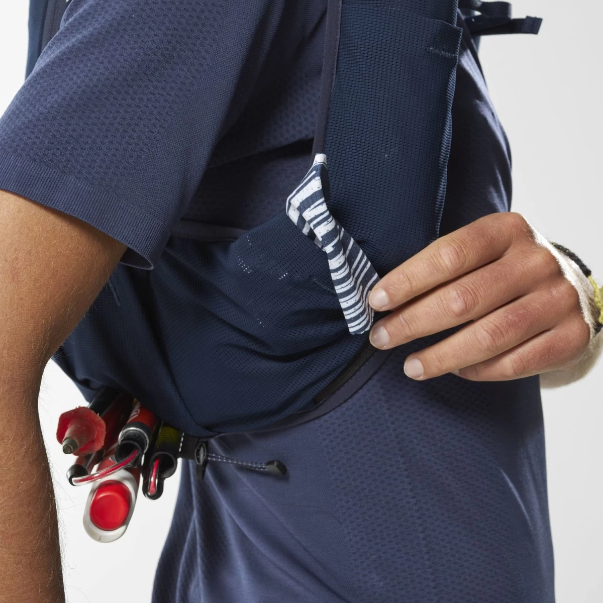 Millet Trailrunning-Rucksack Intense (für Trailläufe Mit Flüssigkeitsaufnahme) Saphirblau - 5 Liter 11 Millet Trailrunning-Rucksack Intense (für Trailläufe Mit Flüssigkeitsaufnahme) Saphirblau - 5 Liter – Bild 9