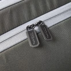 Wilson Tennis-Racketbag Tour (Schlägertasche, 2 Hauptfächer) 2023 Dunkelgrün 6er -Sportausrüstung Wilson WR8022501 Tour 6PK Tasche201 1200x1200 1