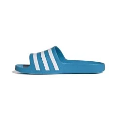 ADIDAS PERFORMANCE Adidas Badeschuhe Adilette Aqua 3-Streifen (Cloudfoam Fußbett, Vorgeformter EVA-Riemen) Solarblau - 1 Paar -Sportausrüstung adidas FY8047 adilette Aqua205 1200x1200 1