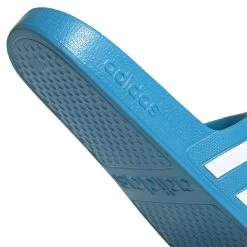 ADIDAS PERFORMANCE Adidas Badeschuhe Adilette Aqua 3-Streifen (Cloudfoam Fußbett, Vorgeformter EVA-Riemen) Solarblau - 1 Paar -Sportausrüstung adidas FY8047 adilette Aqua208 1200x1200 1